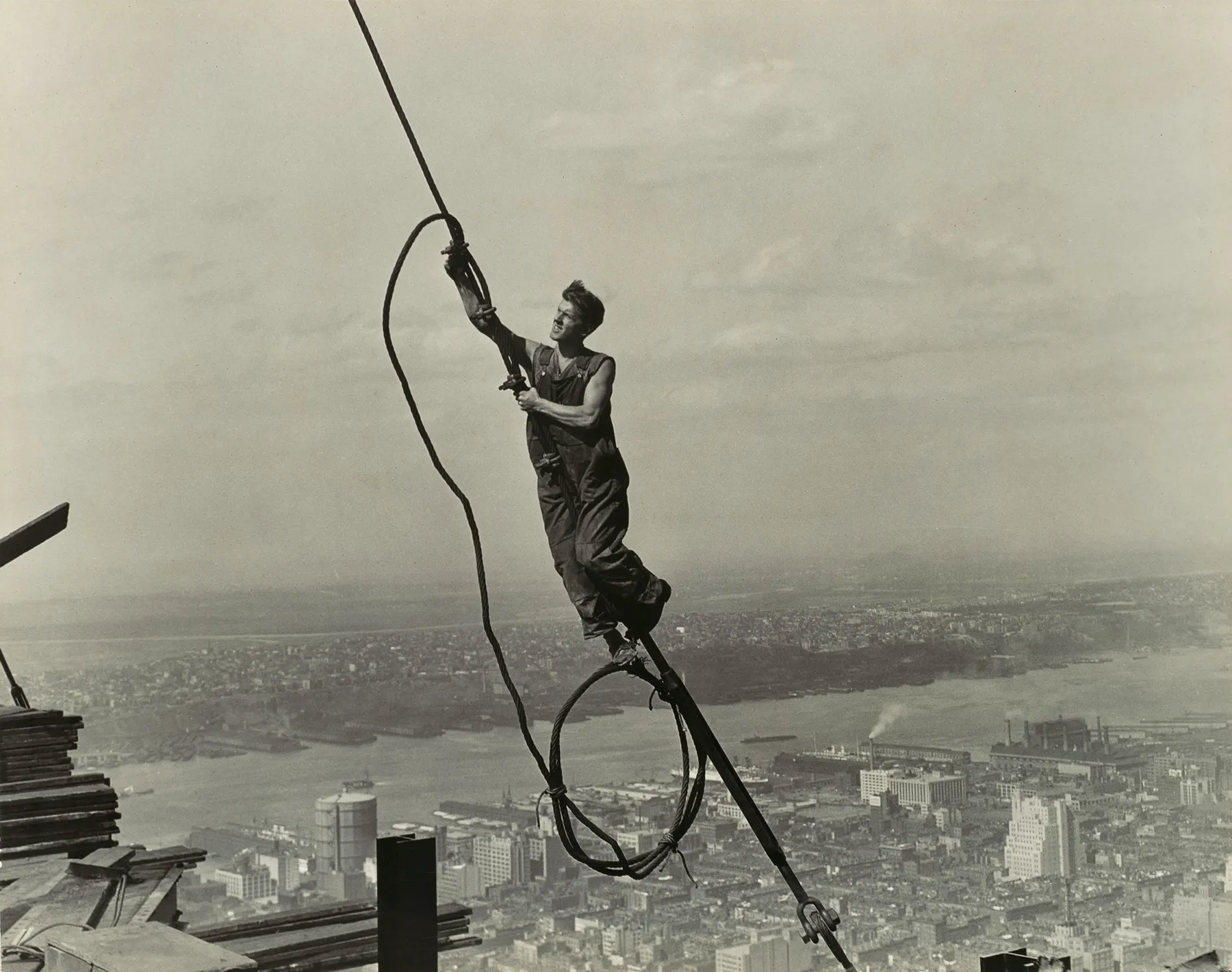 Icarus atop the Empire State Building